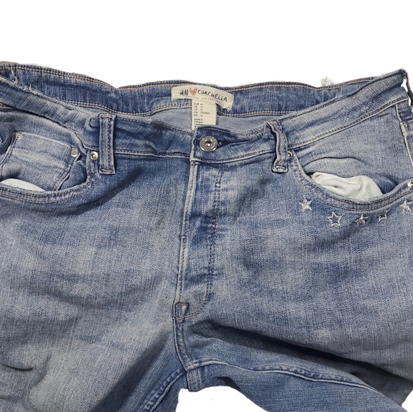 🚫SOLD🚫H&M cochella embroidered distressed jean - Picture 2 of 3